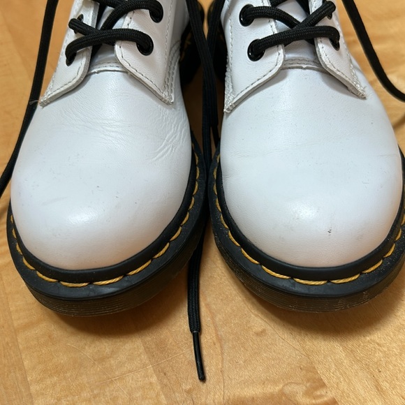 Dr. Martens white 1460 boot - Picture 5 of 9